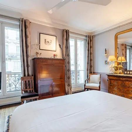 Cr57 - Rennes Elegances * Paryż