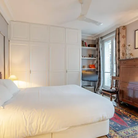 Cr57 - Rennes Elegances Paryż