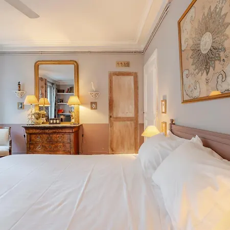 Cr57 - Rennes Elegances * Paryż